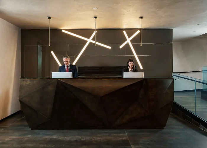 Iq Hotel