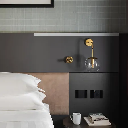 Hotel Iq
