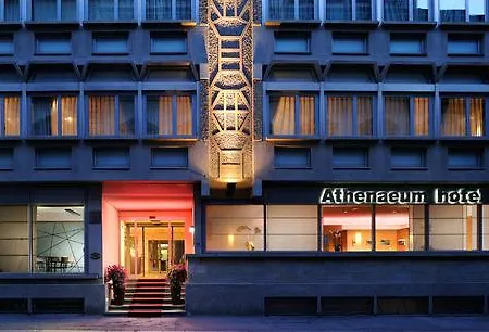 Iq Hotel 4*