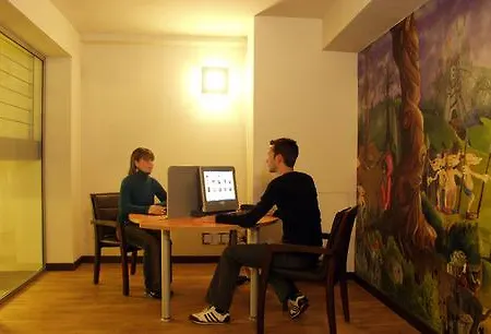 Iq Hotel 4*