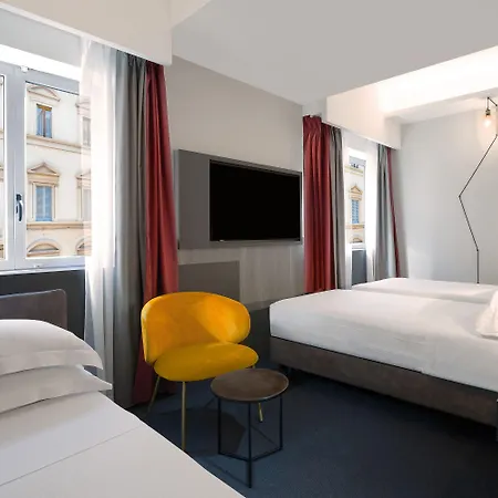 Iq Hotel 4*