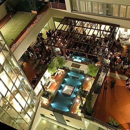 Iq Hotel 4*