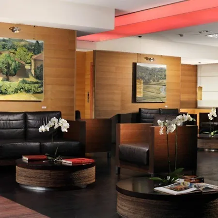Iq Hotel